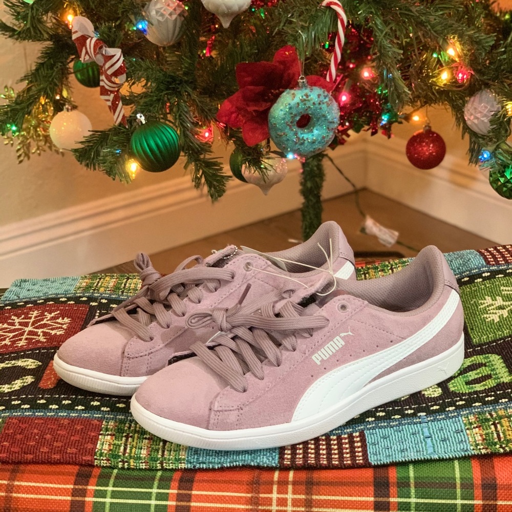 NWT puma ladies Vikky suede elderberry Size:7